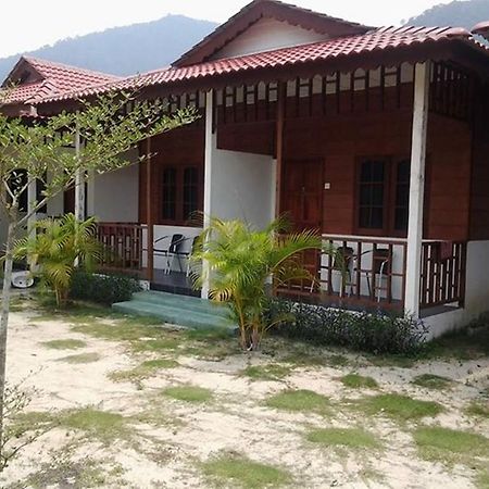 Pangkor Waterfall Beach Resort Kampung Teluk Nipah Exterior photo