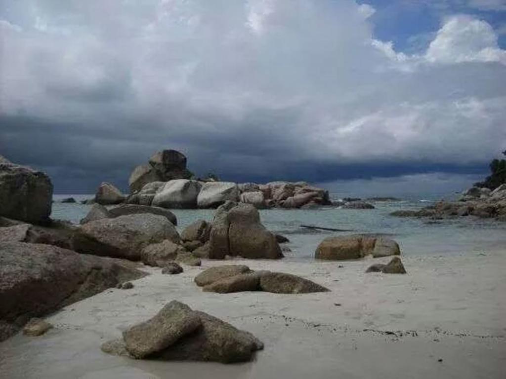 Pangkor Waterfall Beach Resort Kampung Teluk Nipah Exterior photo