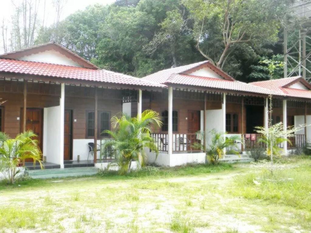 Pangkor Waterfall Beach Resort Kampung Teluk Nipah Exterior photo