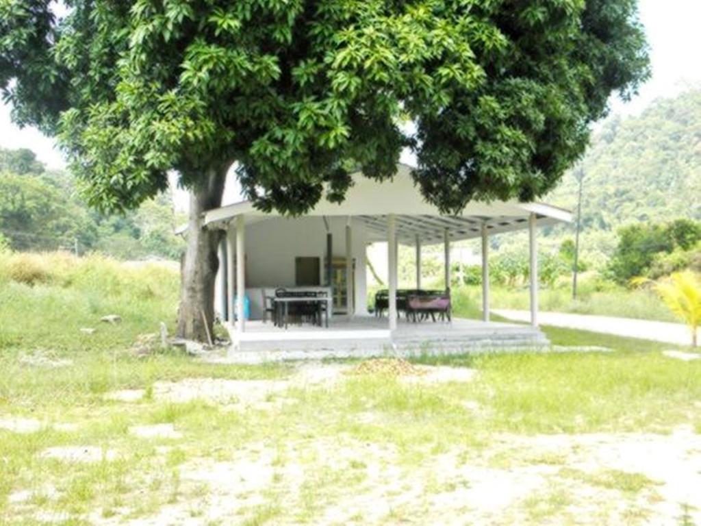 Pangkor Waterfall Beach Resort Kampung Teluk Nipah Exterior photo