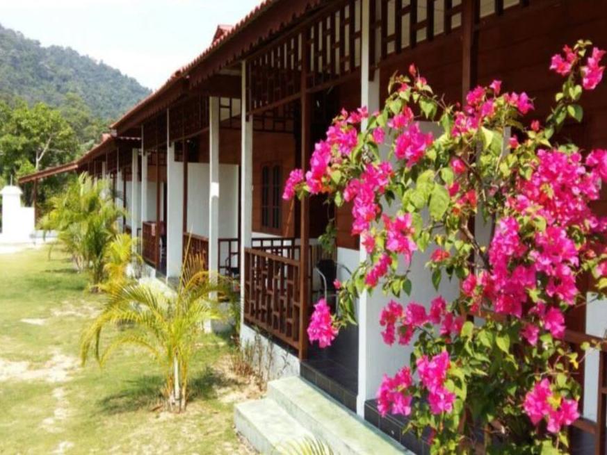 Pangkor Waterfall Beach Resort Kampung Teluk Nipah Exterior photo