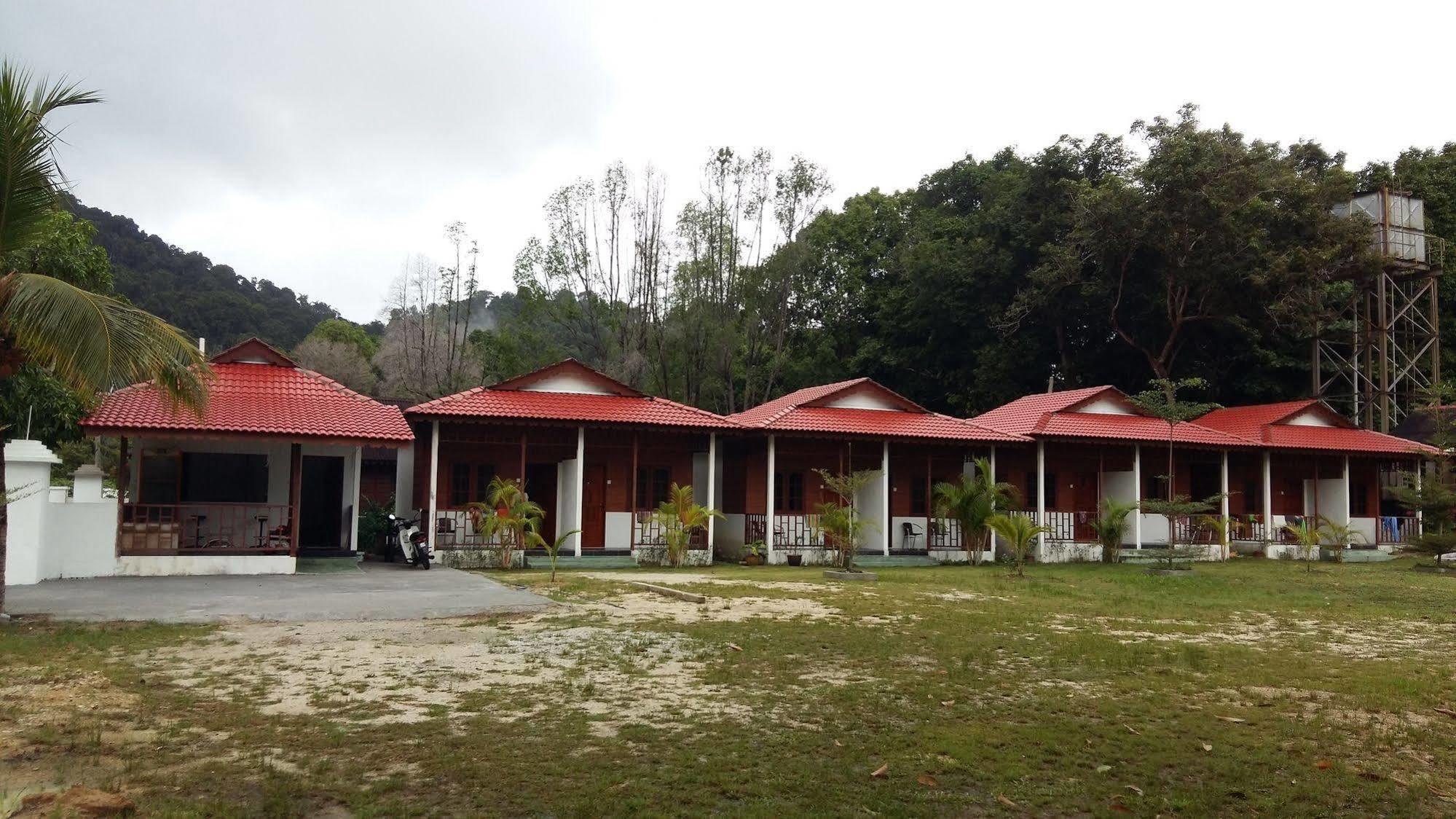 Pangkor Waterfall Beach Resort Kampung Teluk Nipah Exterior photo